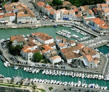 St Mart. L'îlot Rhéa *